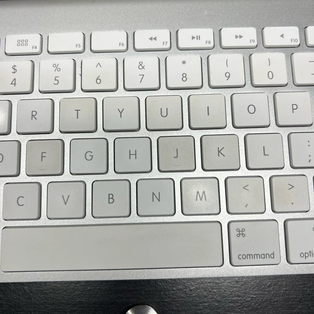 Apple A1314 Wireless‎ Keyboard w Bluetooth for iMac Mac iPad